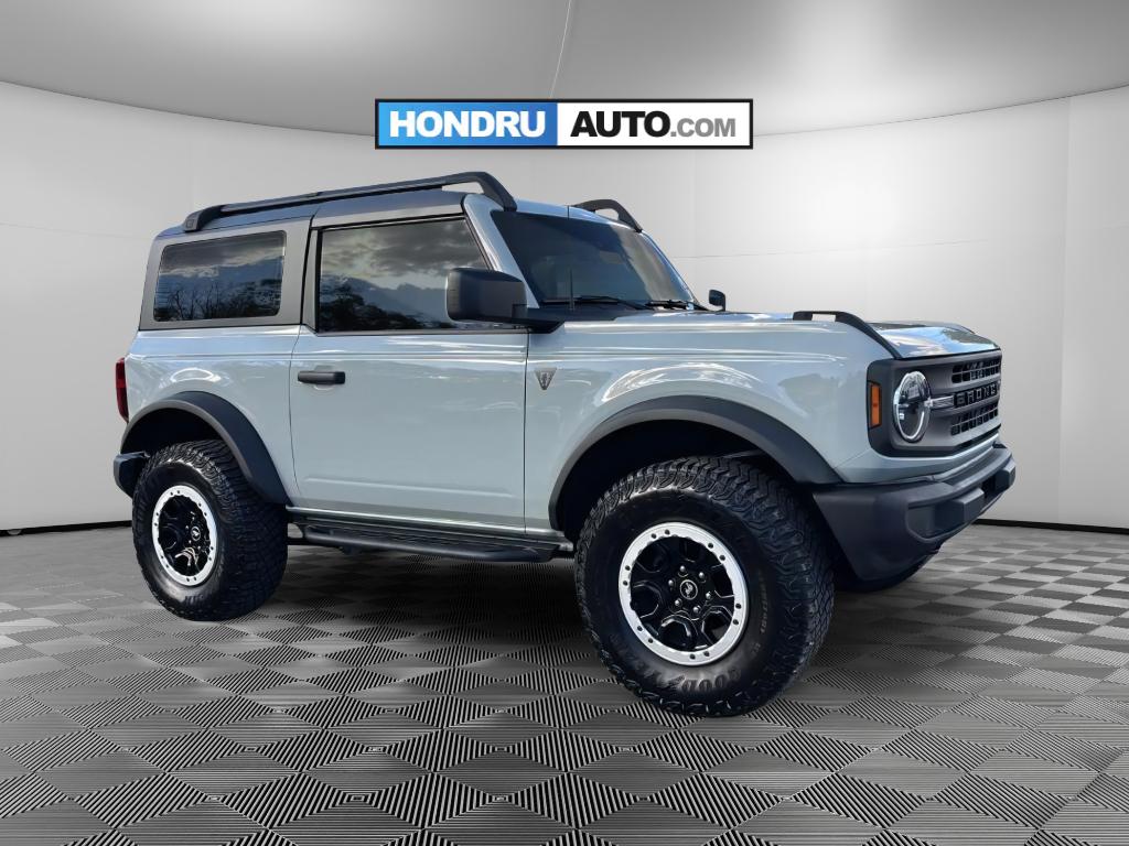 2023 Ford Bronco Base photo 2