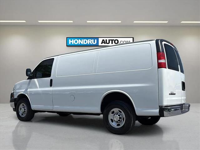 2023 Chevrolet Express 2500 Van Cargo photo 2
