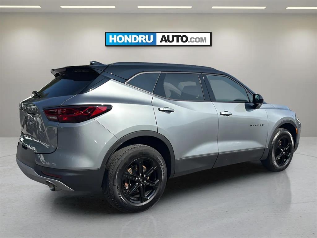 2023 Chevrolet Blazer 2LT photo 3