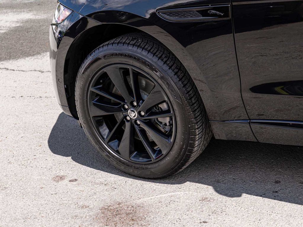 2026 Jaguar F-Pace R-Dynamic S - Photo 9