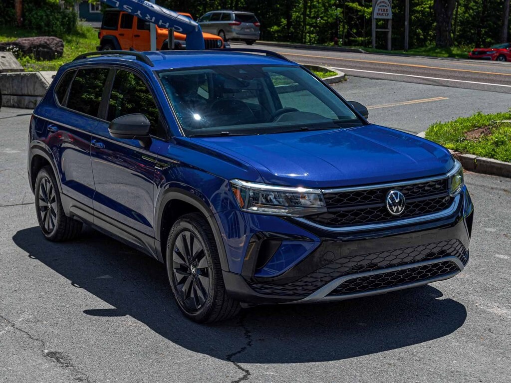 2022 Volkswagen Taos S photo 3