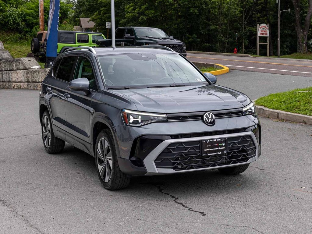 Used 2025 Volkswagen Taos 1.5T SE SUV
