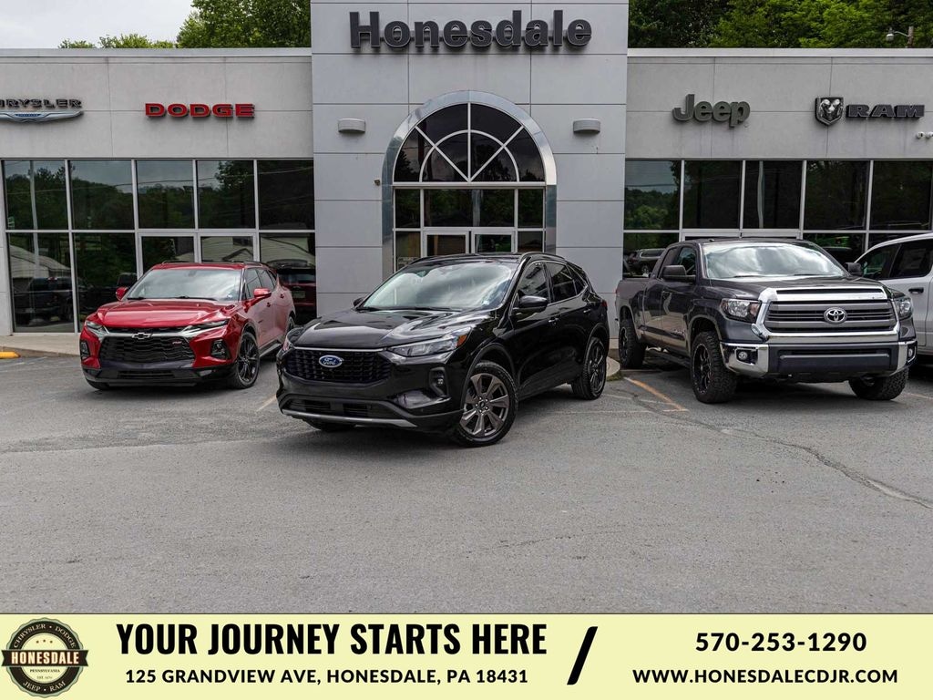 Used 2024 Ford Escape Platinum SUV