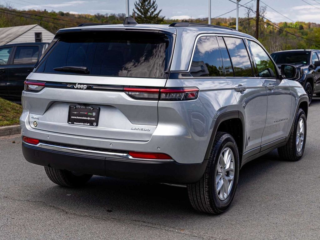 New 2025 Jeep Grand Cherokee LAREDO X 4X4 Sport Utility