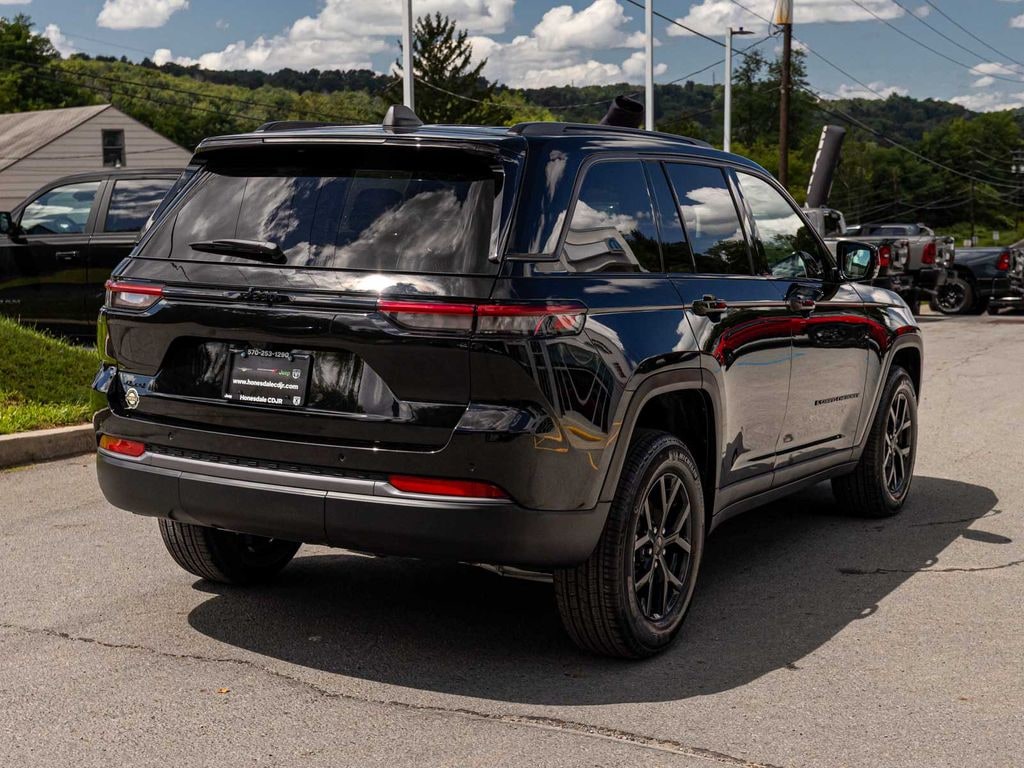 New 2026 Jeep Grand Cherokee LAREDO ALTITUDE 4X4 Sport Utility