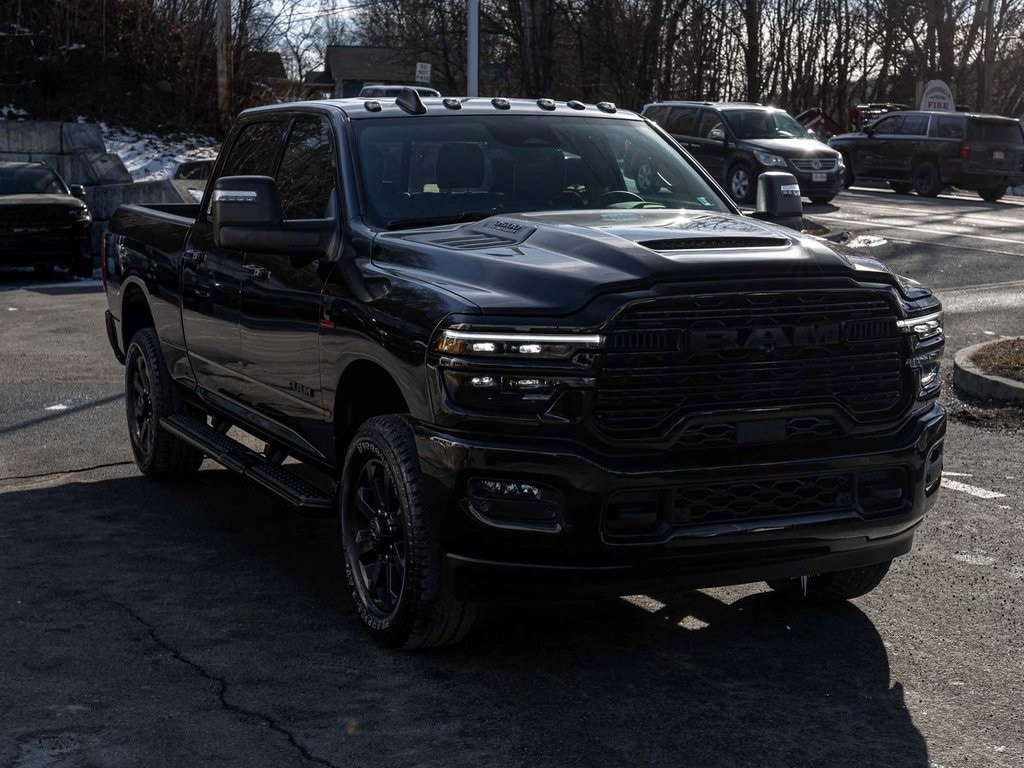 New 2026 Ram 3500 LARAMIE CREW CAB 4X4 6'4 BOX Pickup