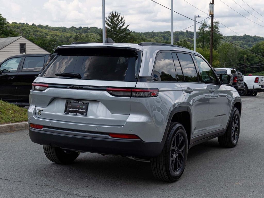 New 2026 Jeep Grand Cherokee LAREDO ALTITUDE 4X4 Sport Utility