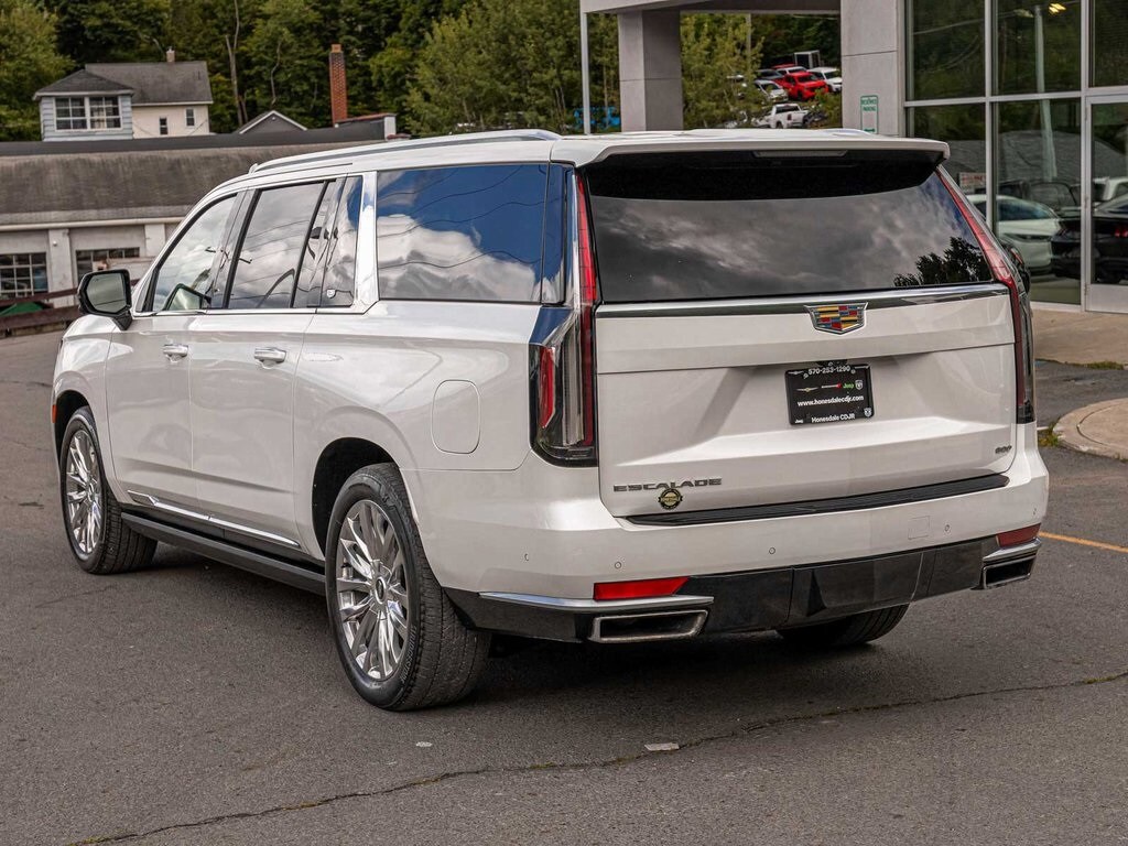 2022 Cadillac Escalade ESV Premium Luxury photo 2