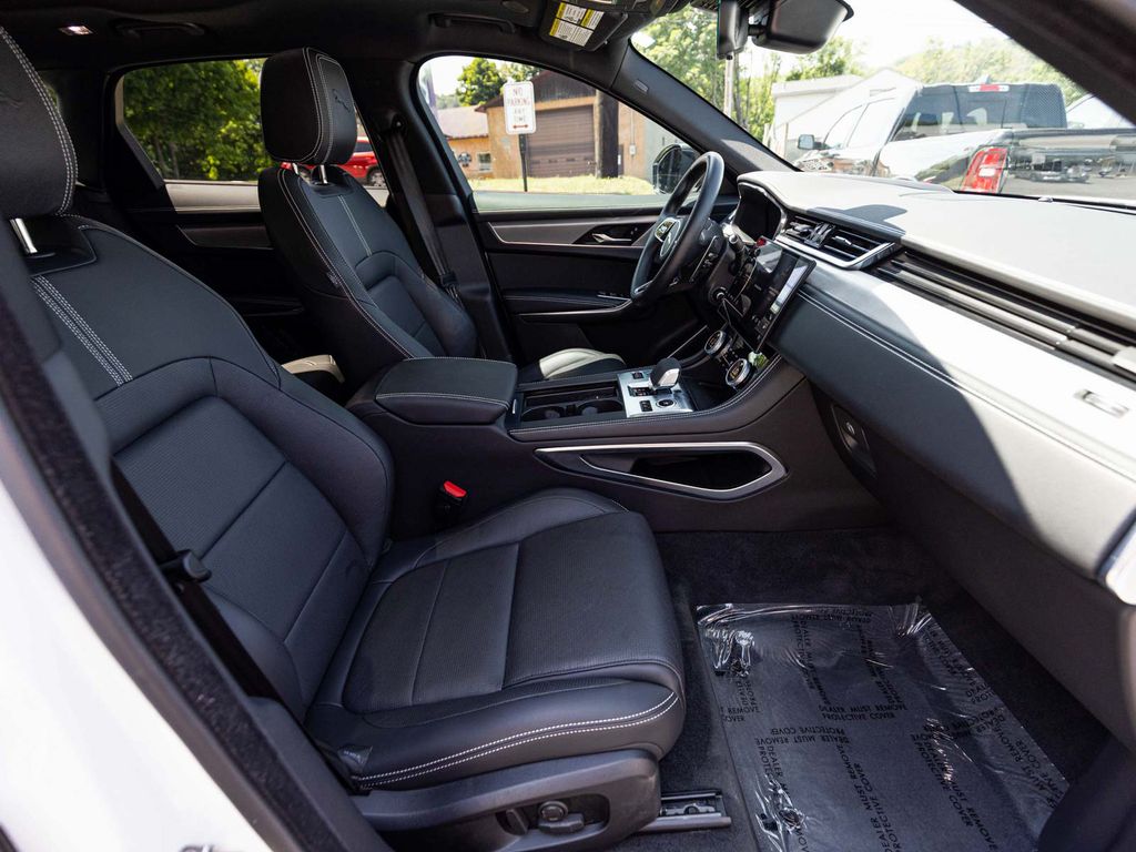 2026 Jaguar F-Pace R-Dynamic S - Photo 21
