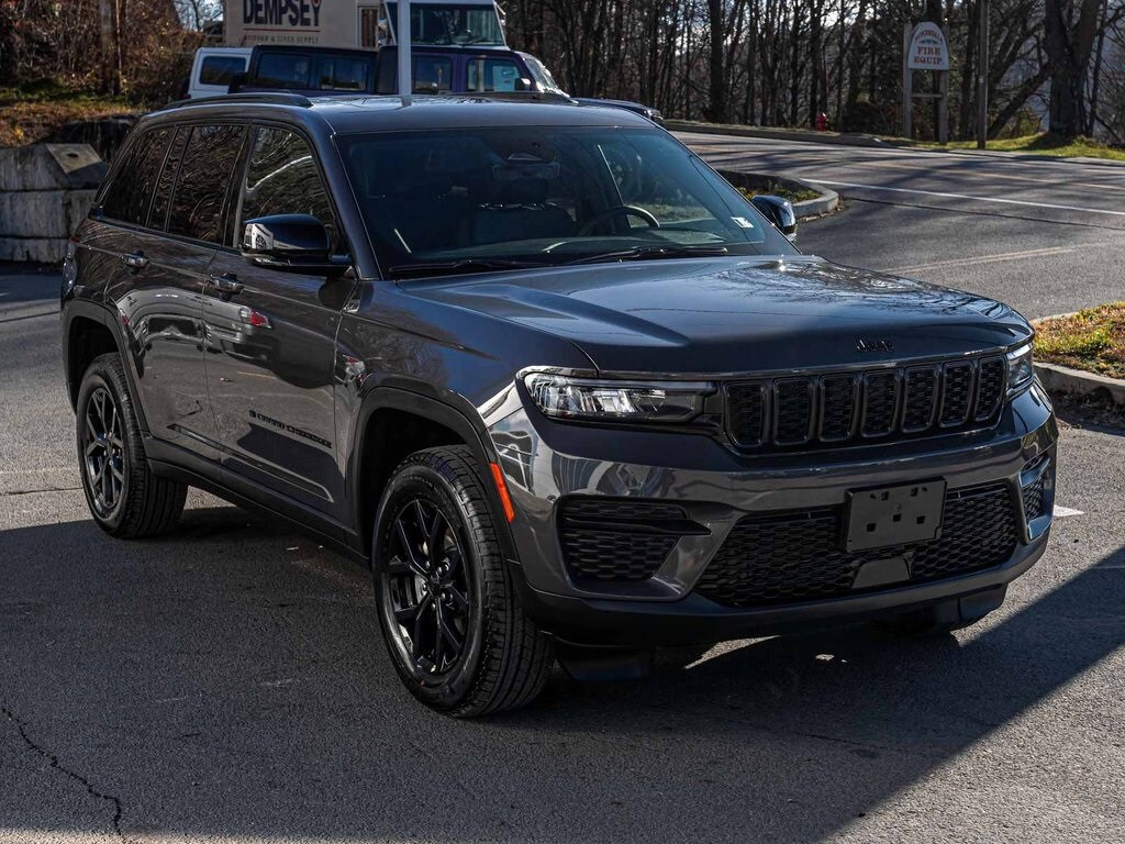 New 2025 Jeep Grand Cherokee ALTITUDE X 4X4 Sport Utility