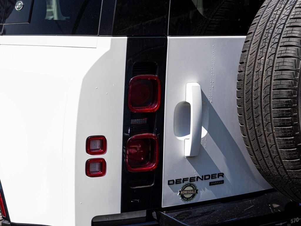 2023 Land Rover Defender X-Dynamic SE - Photo 37