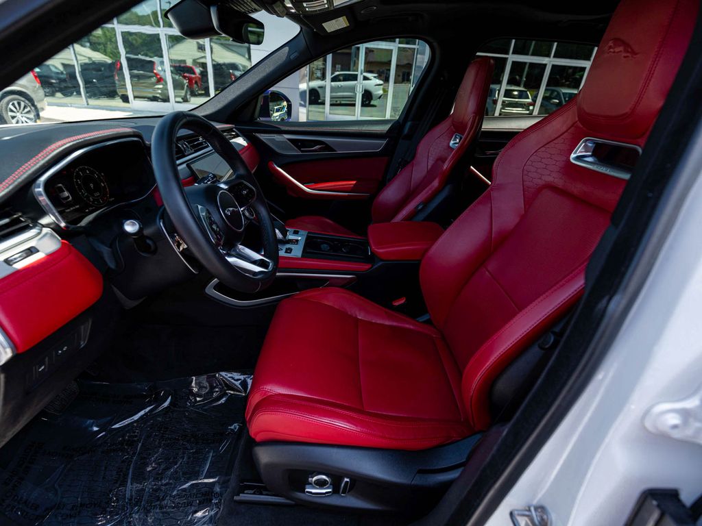 2026 Jaguar F-Pace R-Dynamic S - Photo 24