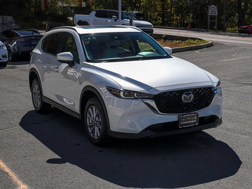 2023 Mazda CX-5 2.5 S Preferred photo 2
