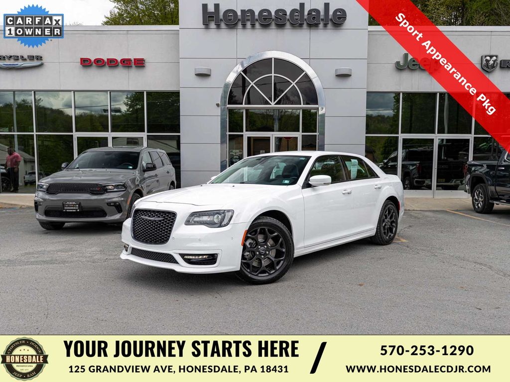 2021 Chrysler 300 Touring L AWD's photo