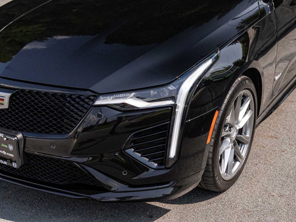 2025 Cadillac CT4-V V-Series - Photo 37