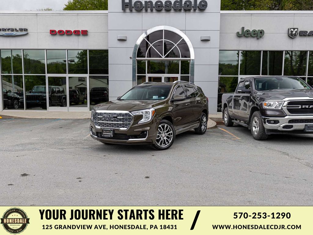 2023 GMC Terrain Denali AWD's photo