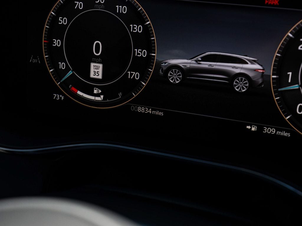 2026 Jaguar F-Pace R-Dynamic S - Photo 13