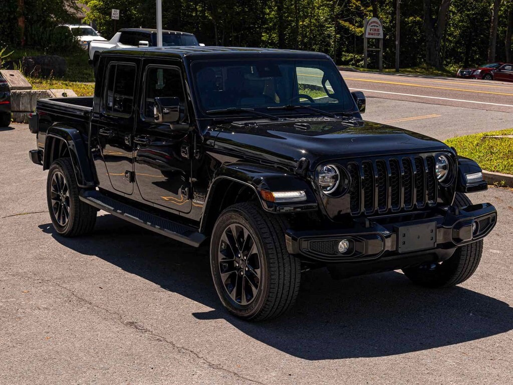 2022 Jeep Gladiator Overland photo 2