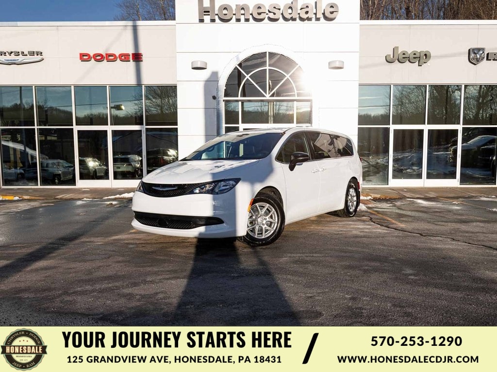 2026 Chrysler Voyager LX's photo