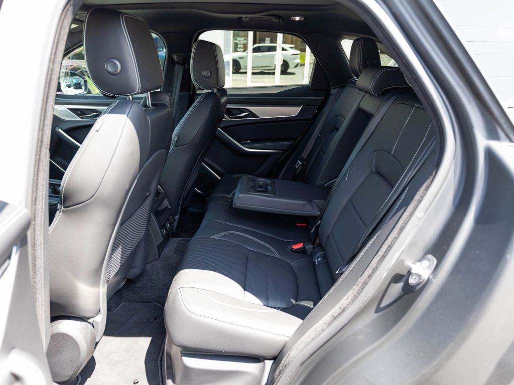 2026 Jaguar F-Pace R-Dynamic S - Photo 20