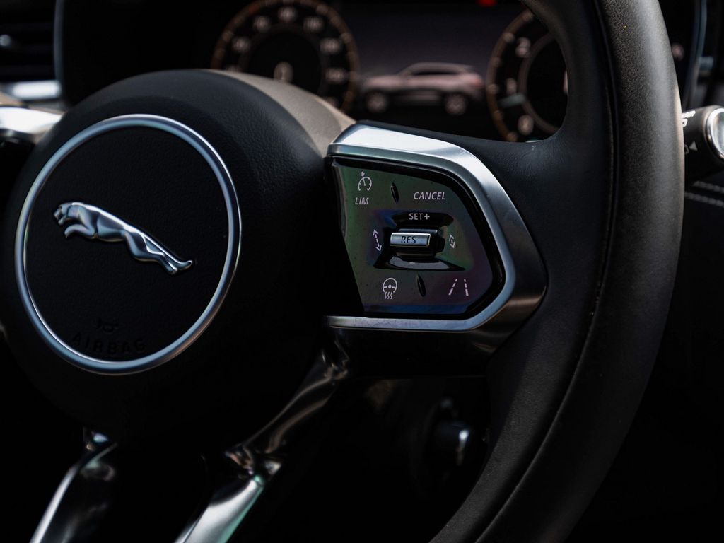 2026 Jaguar F-Pace R-Dynamic S - Photo 18