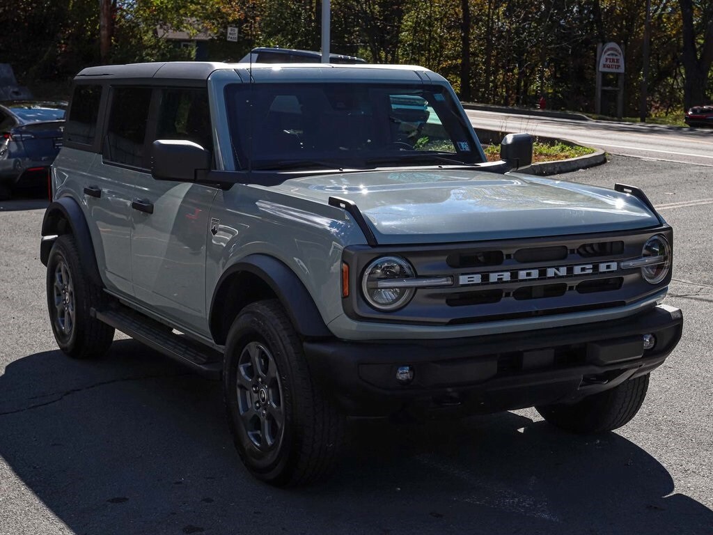 2022 Ford Bronco Big Bend photo 2