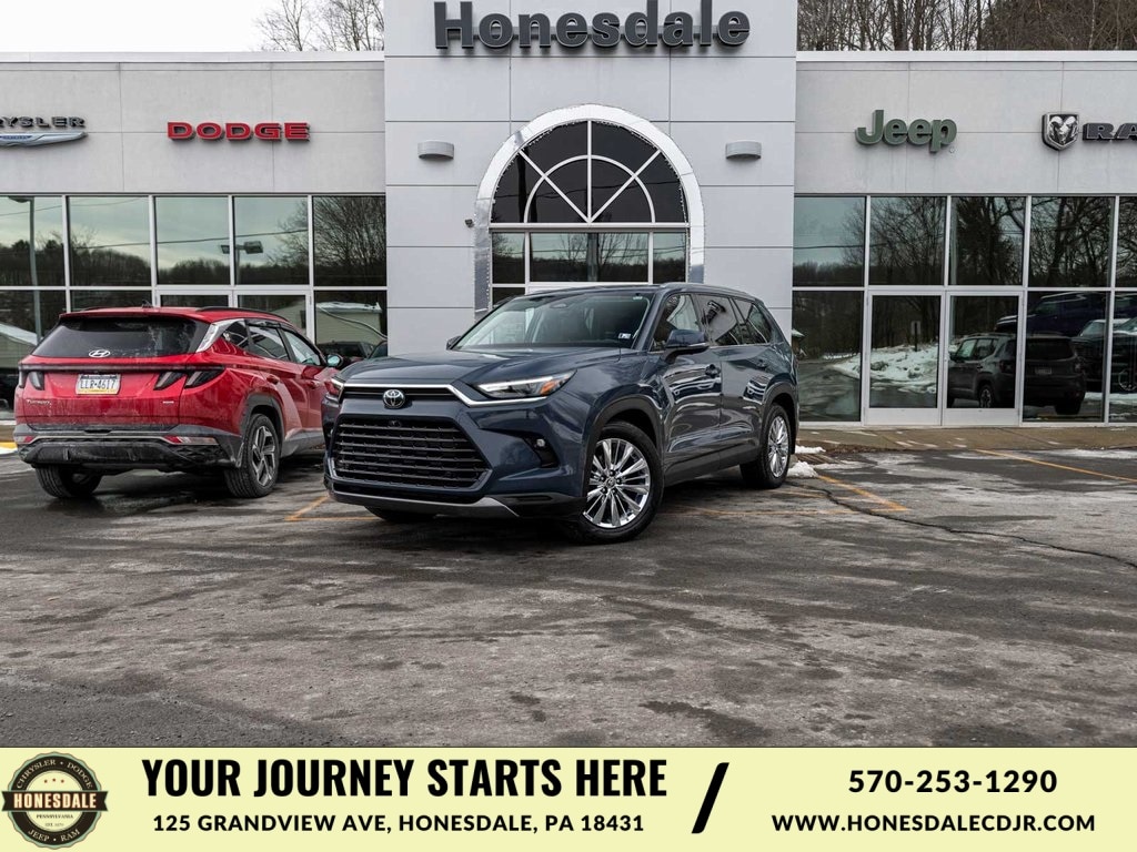 2024 Toyota Grand Highlander Platinum's photo