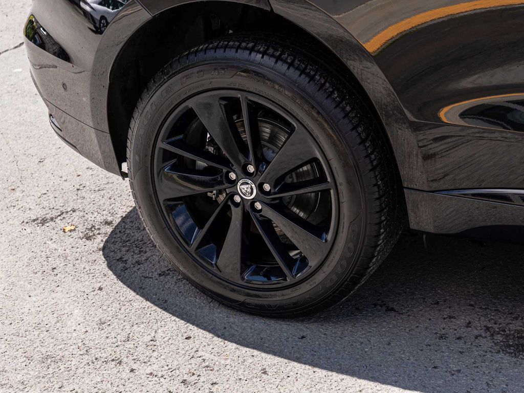 2026 Jaguar F-Pace R-Dynamic S - Photo 7