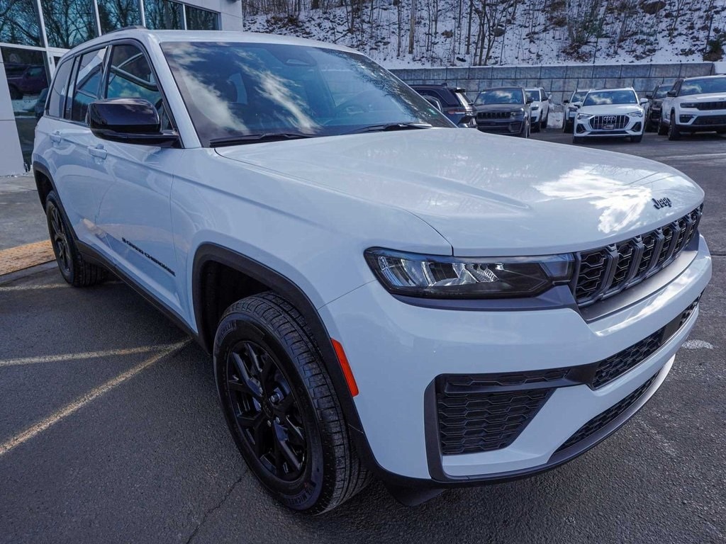 New 2026 Jeep Grand Cherokee ALTITUDE 4X4 Sport Utility