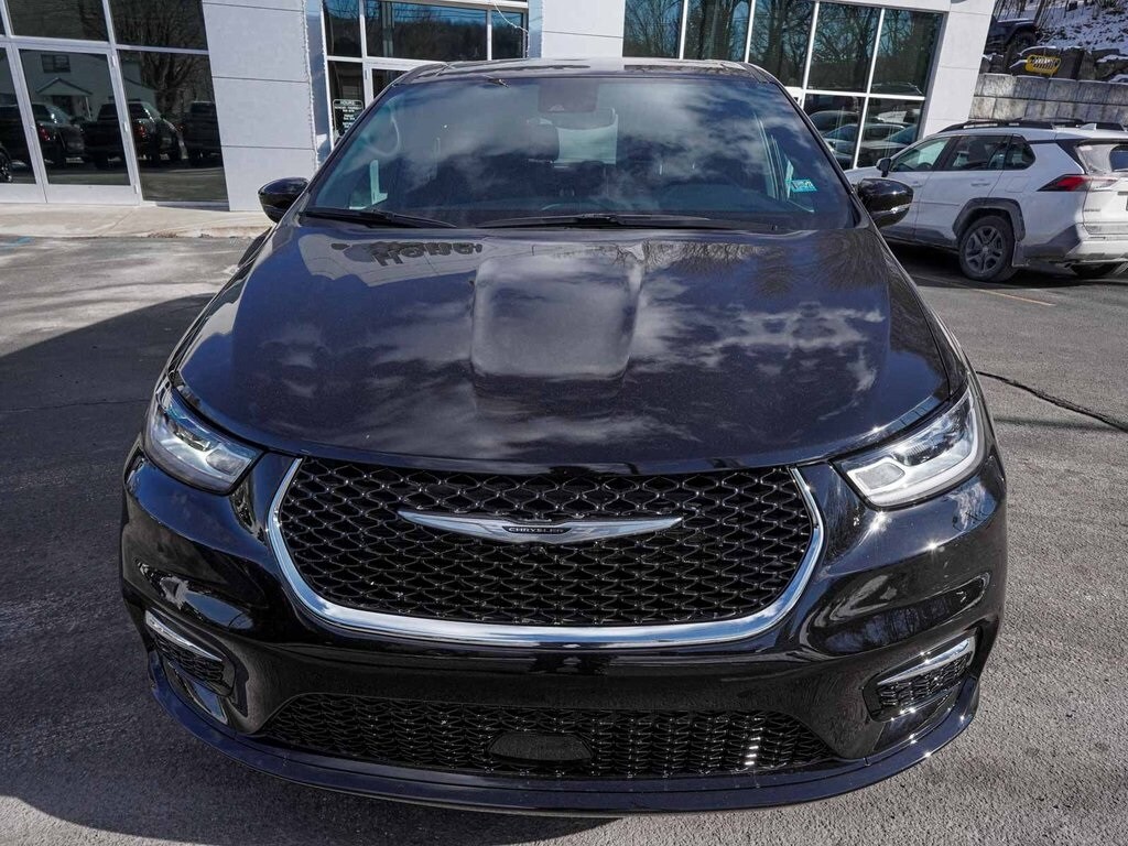 New 2026 Chrysler Pacifica SELECT Passenger Van