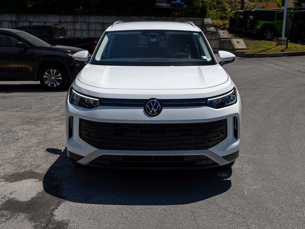 Used 2025 Volkswagen Tiguan 2.0T SE SUV