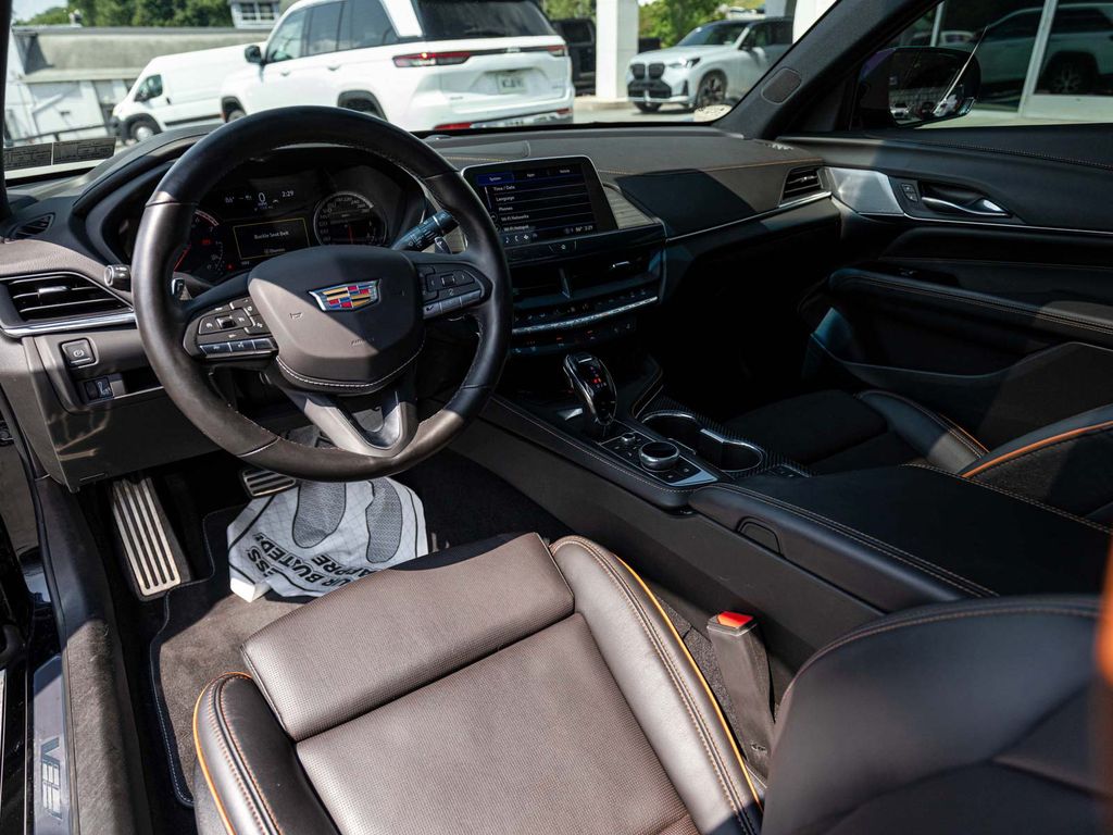 2025 Cadillac CT4-V V-Series - Photo 16