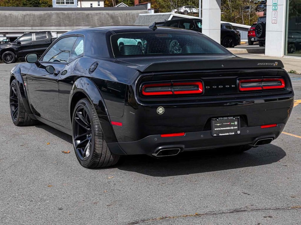 2023 Dodge Challenger R/T Scat Pack Widebody photo 2