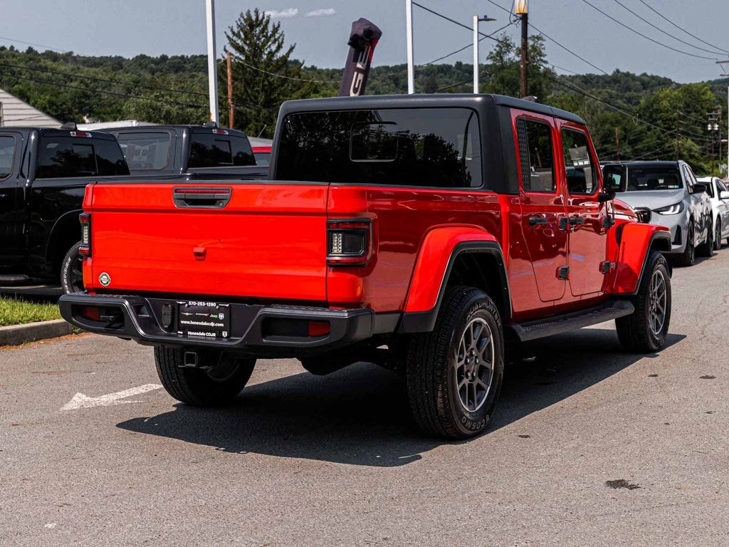 Used 2021 Jeep Gladiator Overland Truck