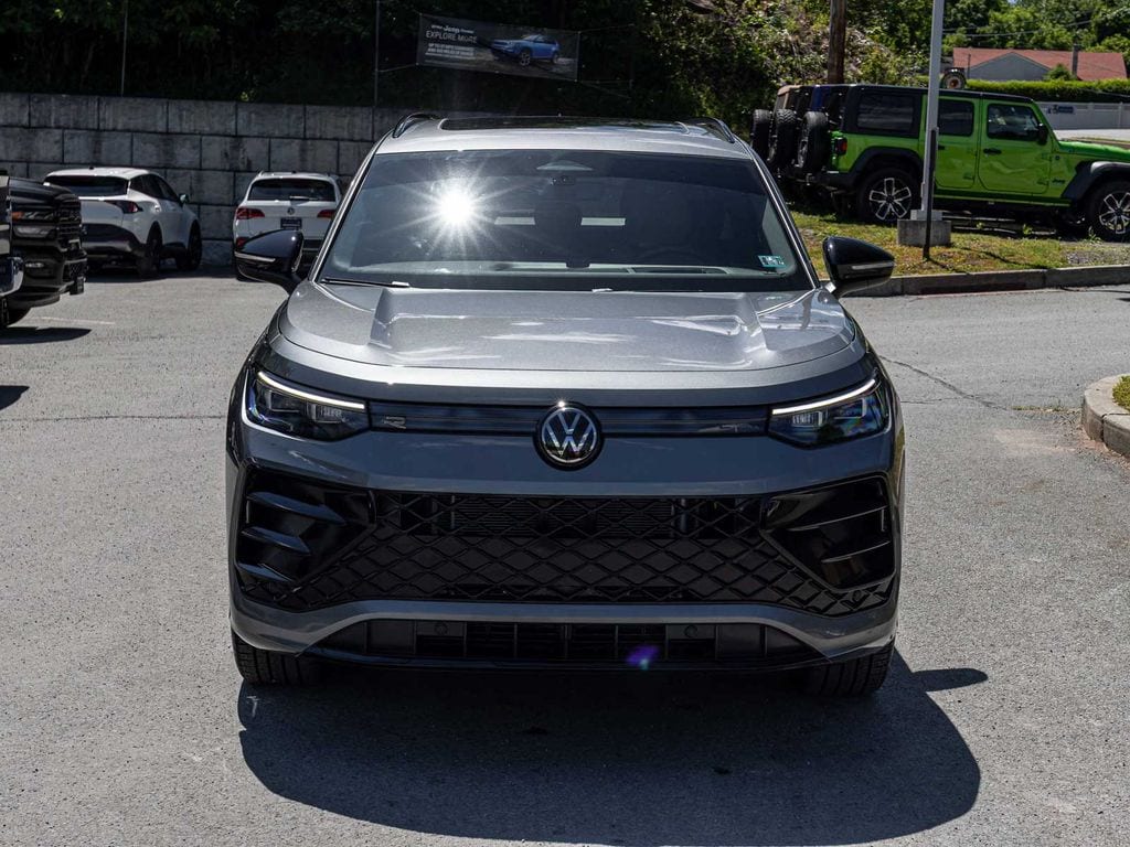 Used 2025 Volkswagen Tiguan 2.0T SE R-Line Black SUV