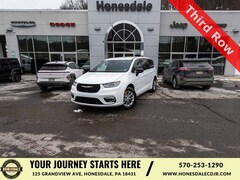2026 Chrysler Pacifica SELECT AWD Passenger Van
