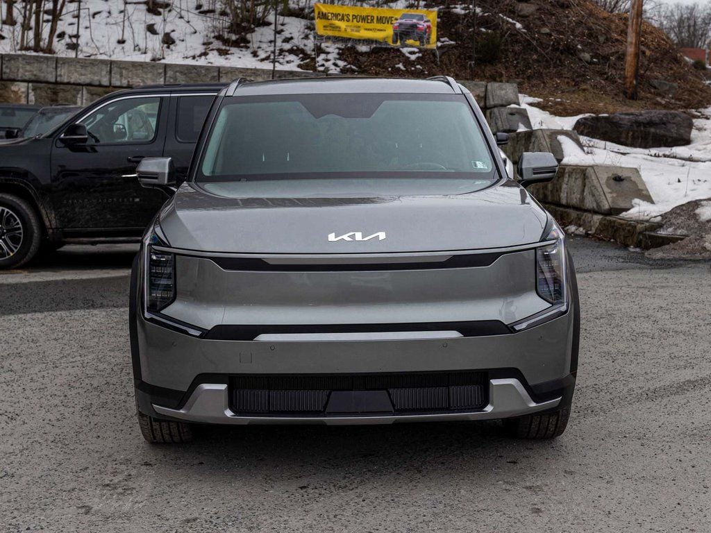 Used 2024 Kia Ev9 Wind with VIN KNDAFFS52R6022753 for sale in Honesdale, PA