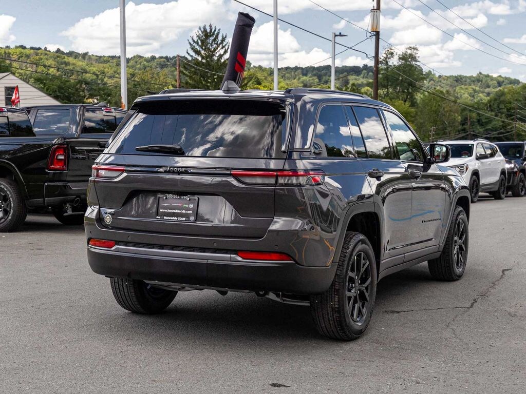 New 2026 Jeep Grand Cherokee LAREDO ALTITUDE 4X4 Sport Utility