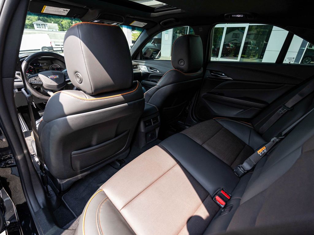 2025 Cadillac CT4-V V-Series - Photo 28