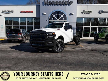 2026 Ram 3500 Chassis Cab TRADESMAN  REGULAR  4X4 60' CA Pickup