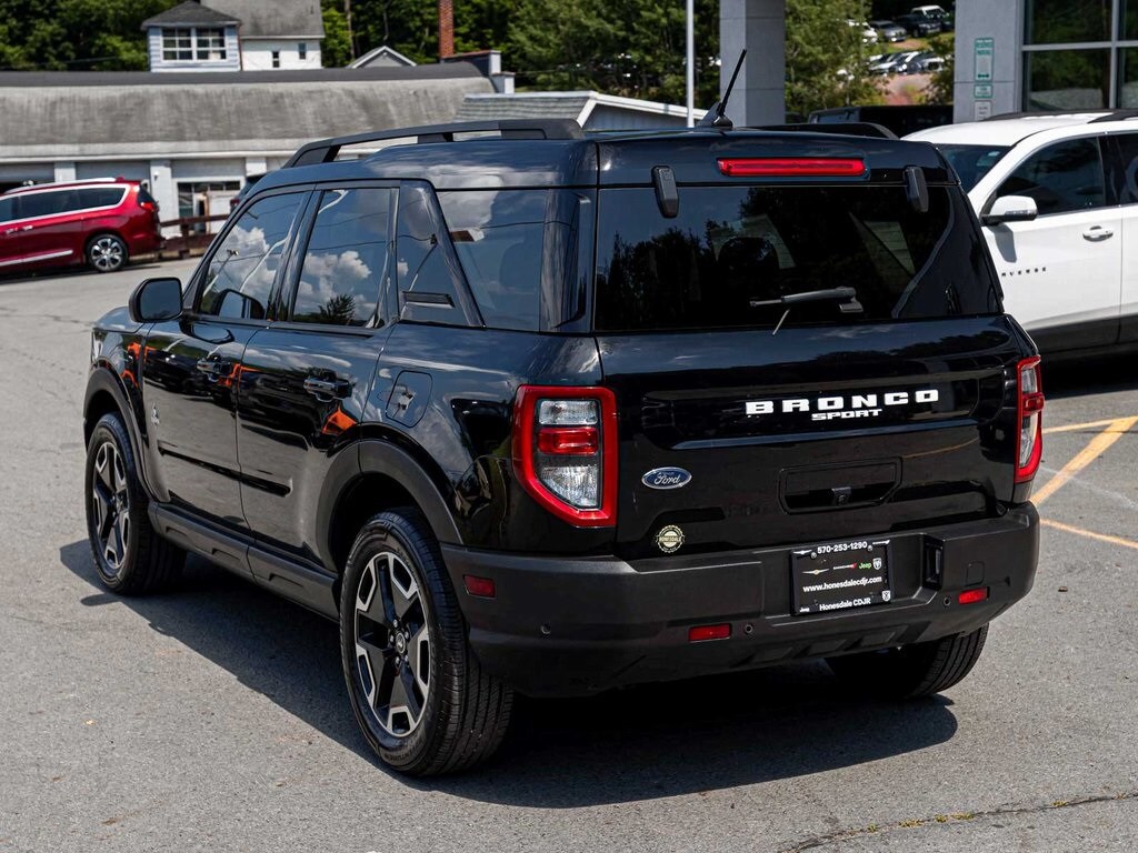 2021 Ford Bronco Sport Outer Banks photo 2