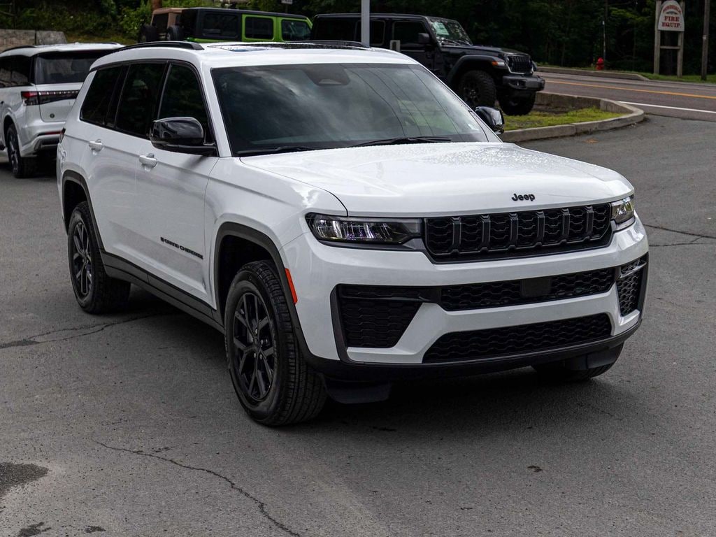 New 2026 Jeep Grand Cherokee L LAREDO ALTITUDE 4X4 Sport Utility