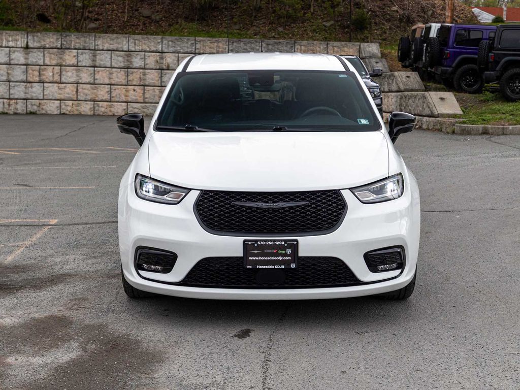 Used 2024 Chrysler Pacifica PHEV Select with VIN 2C4RC1S78RR181169 for sale in Honesdale, PA