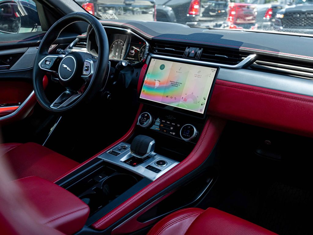 2026 Jaguar F-Pace R-Dynamic S - Photo 30