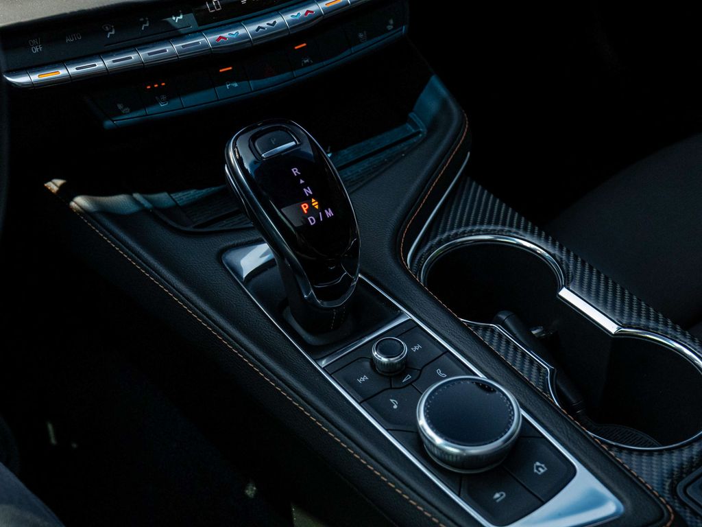 2025 Cadillac CT4-V V-Series - Photo 25