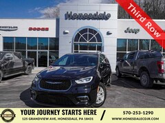 2026 Chrysler Pacifica SELECT Passenger Van