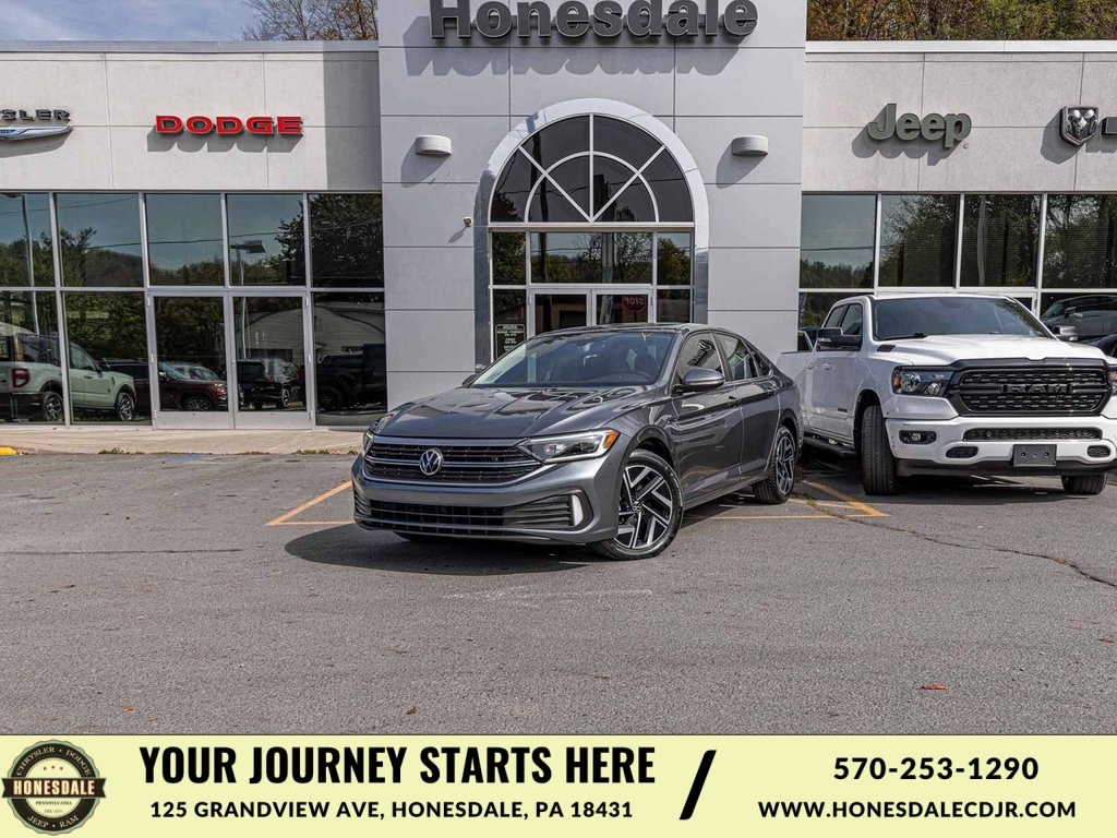 Used 2022 Volkswagen Jetta 1.5T SEL Sedan