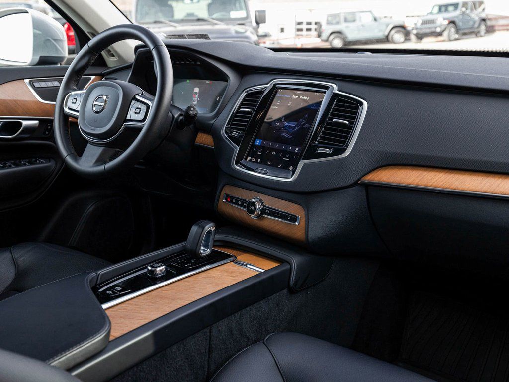 2024 Volvo XC90 Plus - Photo 32
