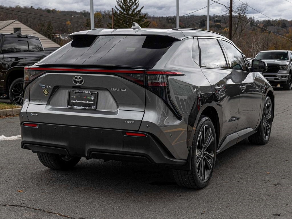 2024 Toyota bZ4X Limited photo 3