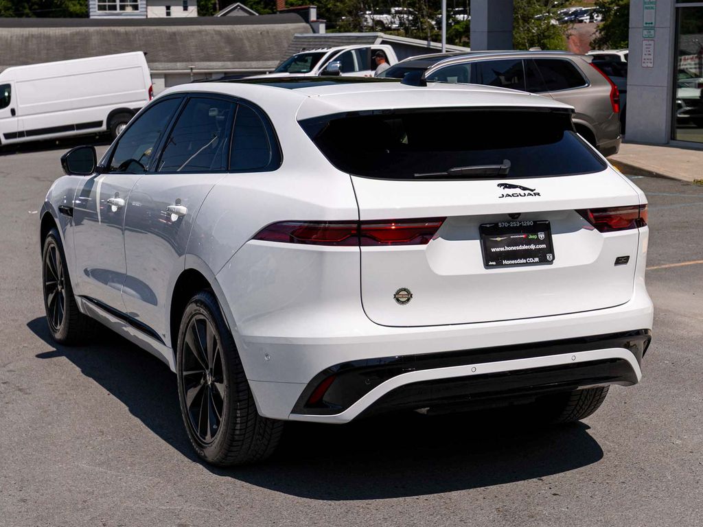 2026 Jaguar F-Pace R-Dynamic S - Photo 6